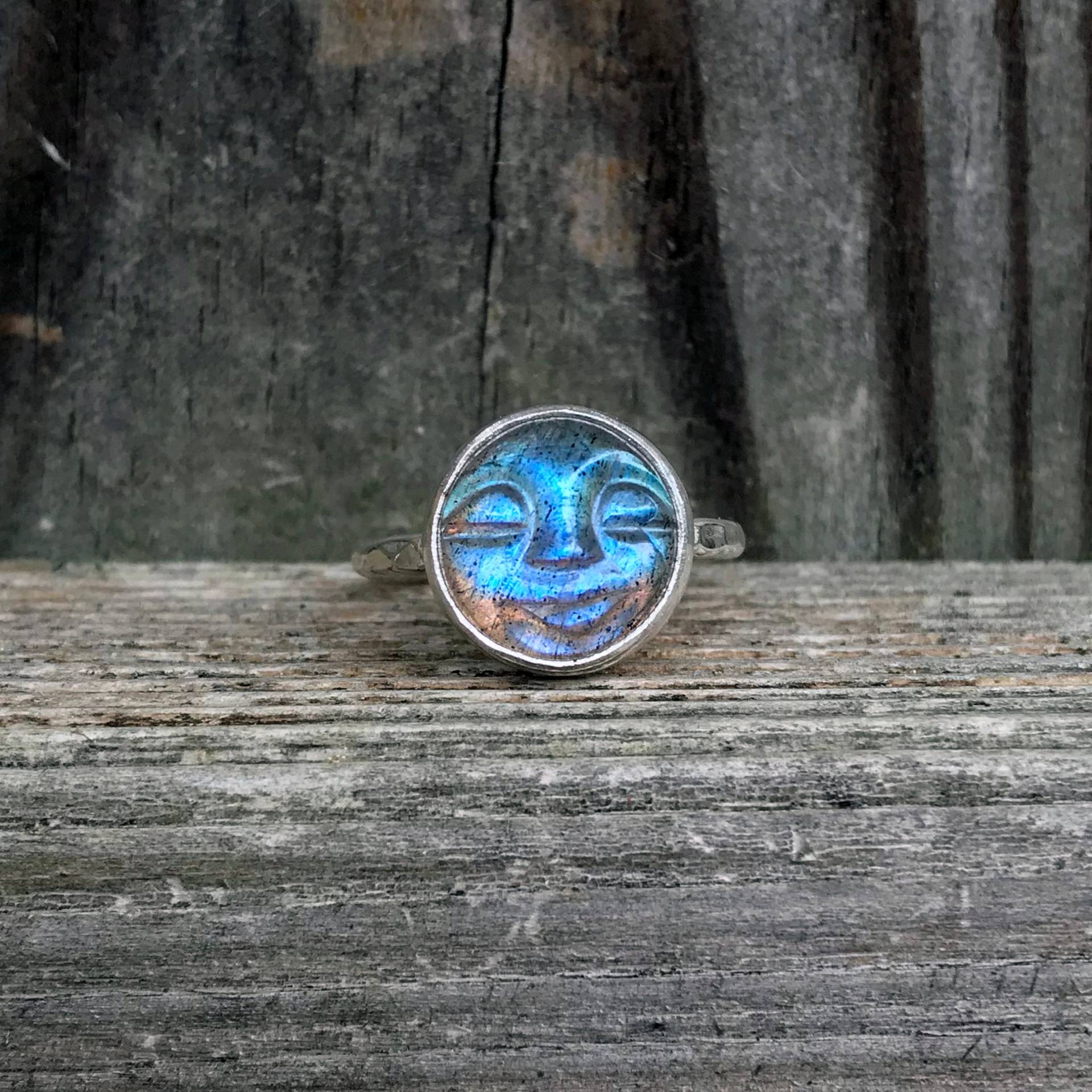 Labradorit Ring - Geschnitzter Mond Gesicht Blau Sterling Silber Schläfriges Labradorit Ring - Geschnitzter Mond Gesicht Blau Sterling Silber Schläfriges von SimplyBoldJD