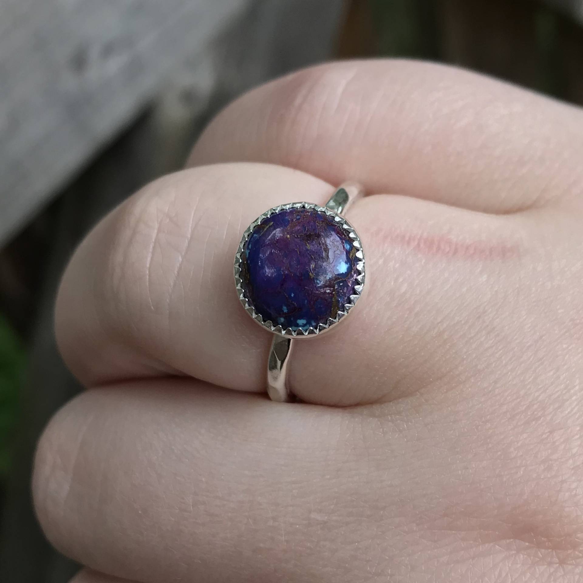 Lila Mohave Türkis Ring - Stapelring Geburtsstein Sterling Silber Lila Mohave Türkis Ring - Stapelring Geburtsstein Sterling Silber von SimplyBoldJD