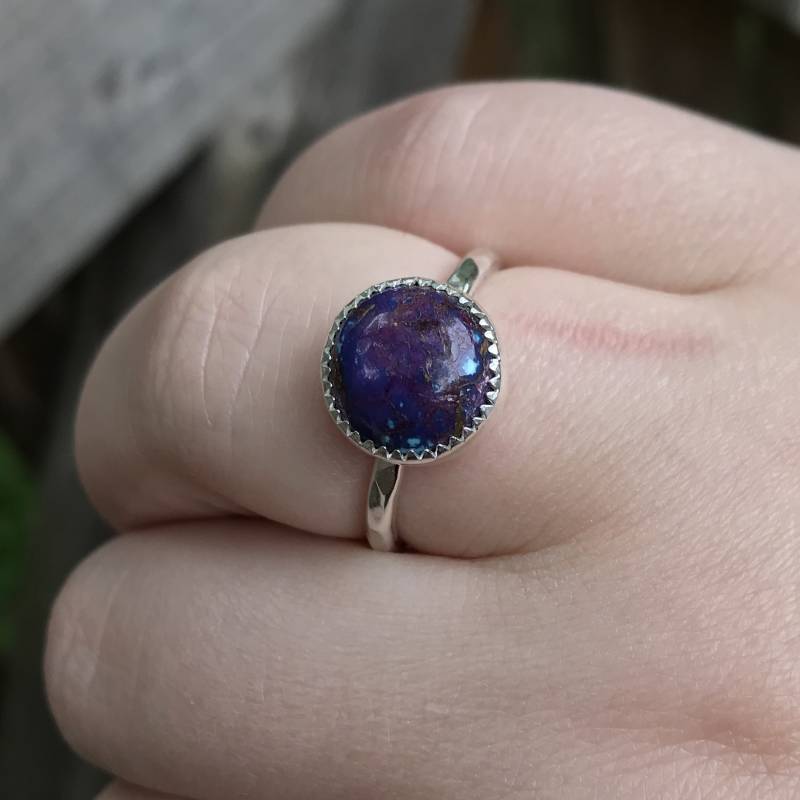 Lila Mohave Türkis Ring - Stapelring Geburtsstein Sterling Silber Lila Mohave Türkis Ring - Stapelring Geburtsstein Sterling Silber von SimplyBoldJD