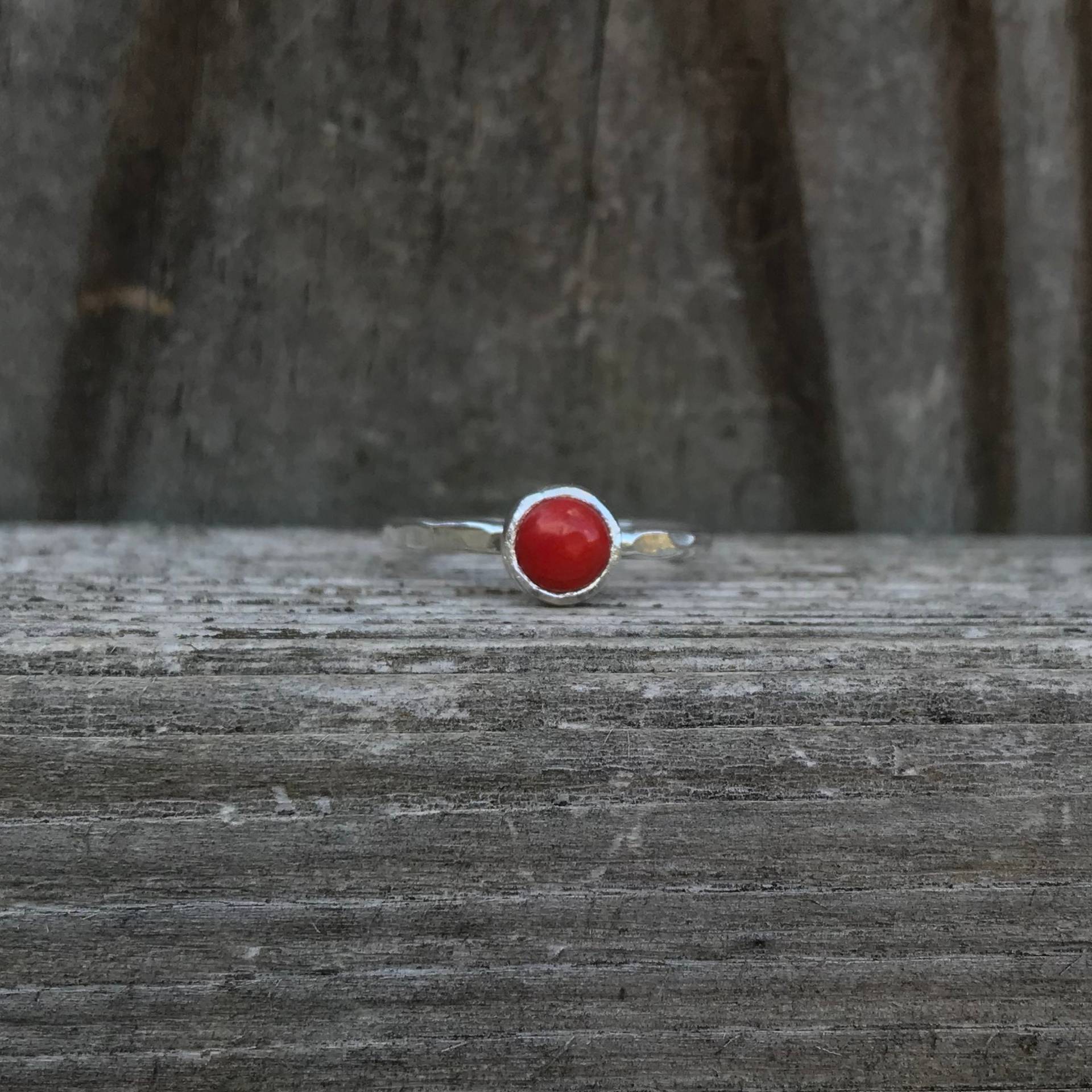 Rote Koralle Ring - Zusteckring Roter Sterling Silber Zierlicher Sommer Zusteckringe Edelstein Ringe Rote Koralle Ring - Zusteckring Roter Sterling Silber Zierlicher Sommer Zusteckringe Edelstein Ringe von SimplyBoldJD