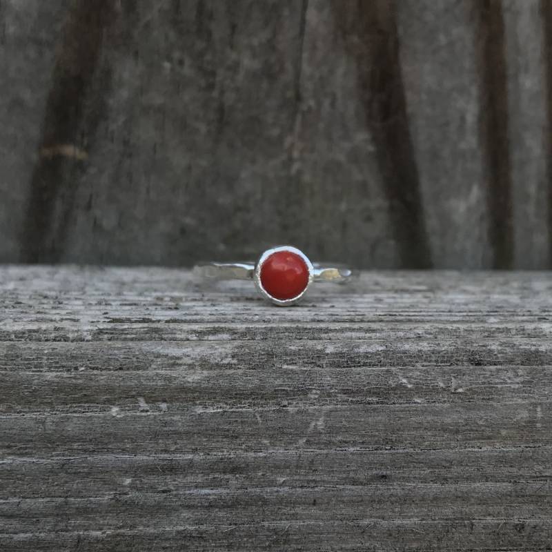 Rote Koralle Ring - Zusteckring Roter Sterling Silber Zierlicher Sommer Zusteckringe Edelstein Ringe Rote Koralle Ring - Zusteckring Roter Sterling Silber Zierlicher Sommer Zusteckringe Edelstein Ringe von SimplyBoldJD