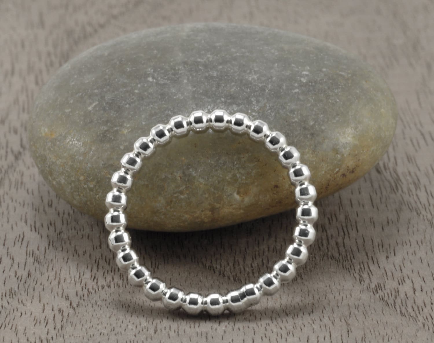 Stapel Ringe - Sterling Silber Perlen Bands Handgemachter Schmuck Simply Bold Stapel Ringe - Sterling Silber Perlen Bands Handgemachter Schmuck Simply Bold von SimplyBoldJD