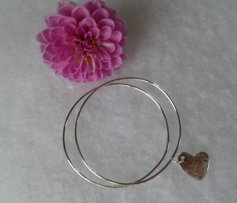 Paar Sterling Silber Armbänder Mit Herz Charm von SimplyCharmingME