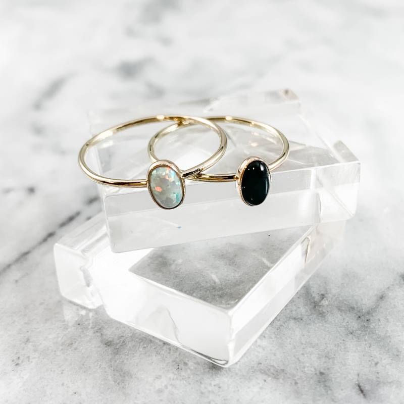 Gold Filled Edelstein Ring Schmaler Ovaler Stapelring Gold Filled Edelstein Ring Schmaler Ovaler Stapelring von SimplyChicJewelry86