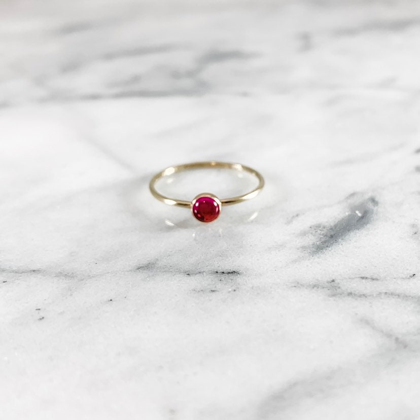 Rubin Stapelring Sterling Silber, Roségold, Juli Geburtsstein Rubin Stapelring Sterling Silber, Roségold, Juli Geburtsstein von SimplyChicJewelry86