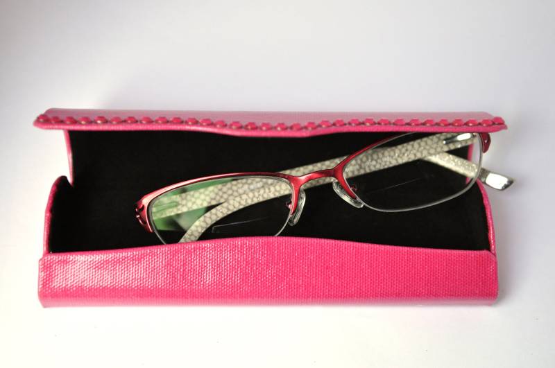 Brillenetui Aus Leder, 6" in Der Länge Und 1" Innentiefe, Mit Swarovski Kristallen von SimplyDecorgeous