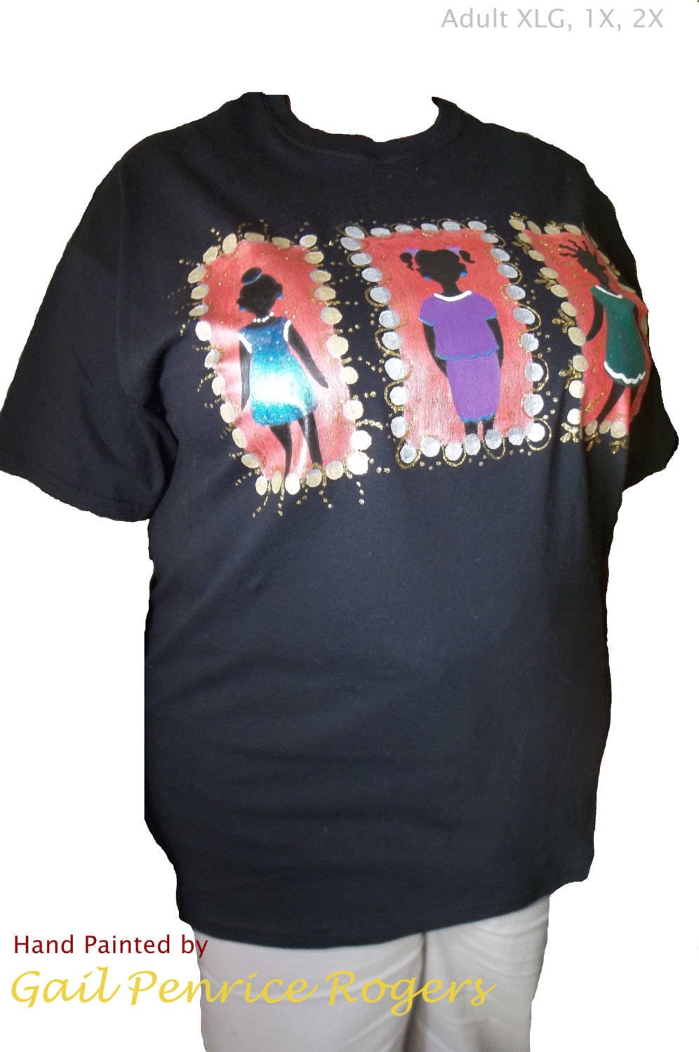 "Erwachsene Größe Handgemalte T-Shirts "Drei Kleine Mädchen", Afrocentric Erzieher T-Shirts, Für Mama." "Erwachsene Größe Handgemalte T-Shirts "Drei Kleine Mädchen", Afrocentric Erzieher T-Shirts, Für Mama." von SimplyGailDecoArts