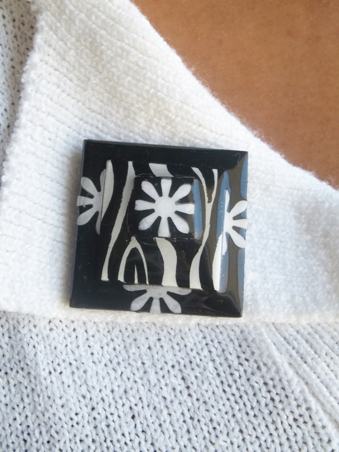 Schwarz Und Weiß Zebra Liner Blumen-Brosche Schwarz Und Weiß Zebra Liner Blumen-Brosche von SimplyGailDecoArts