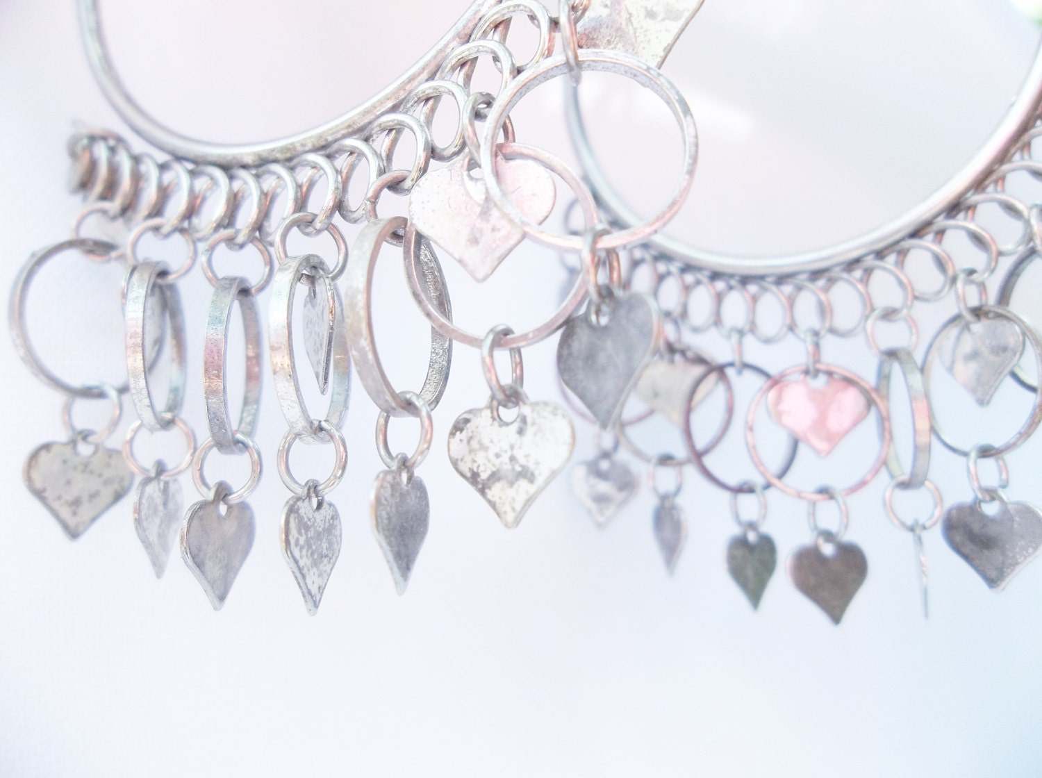 Creolen Und Herzen Loopty Metall Ohrringe Creolen Und Herzen Loopty Metall Ohrringe von SimplyGailVintage