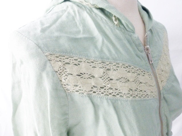 Fräulein Me Leinen Und Viskose Hoodie Größe M Fräulein Me Leinen Und Viskose Hoodie Größe M von SimplyGailVintage