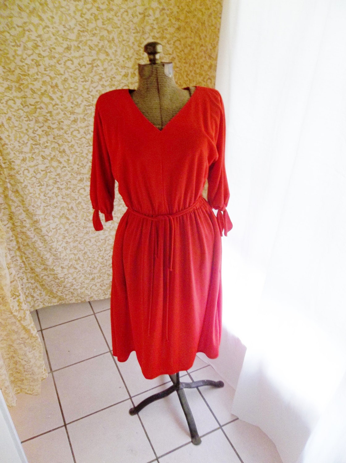 Red Kay Windsor Fashion Vintage Kleider Polyester 1970 Gr. S Red Kay Windsor Fashion Vintage Kleider Polyester 1970 Gr. S von SimplyGailVintage