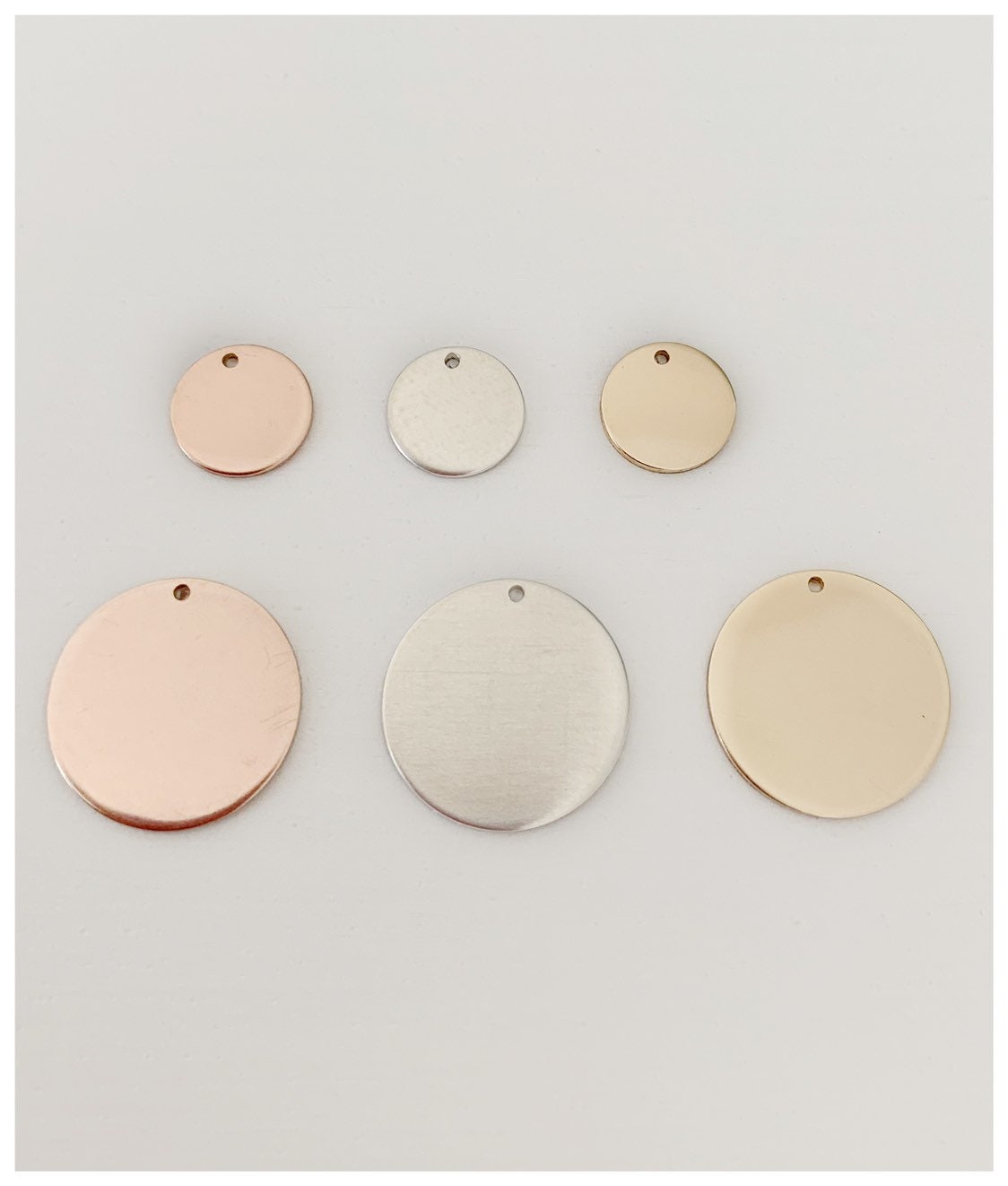 Kleine Hand Gestempelt Disc Hinzufügen von SimplyHookedJewelry