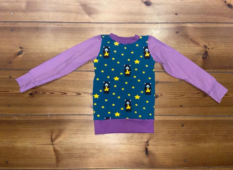 Longpulli Handmade Petrol Lila Bärchen Gr.140 von SimplyJustAgain07