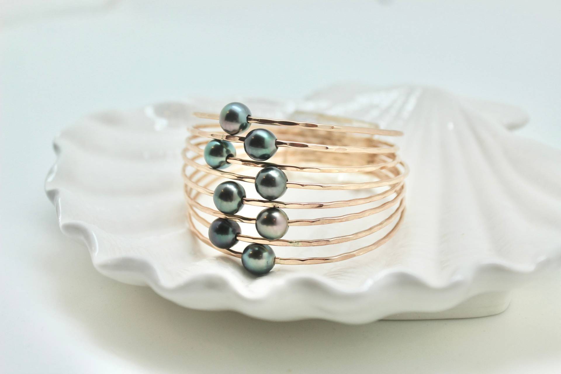 8mm Tahitiperlen Armreif von SimplyKaiJewelry