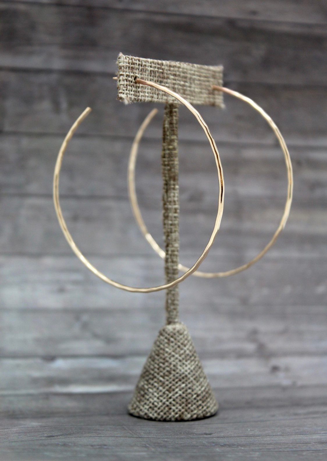 Einfache Gehämmerte Creolen von SimplyKaiJewelry