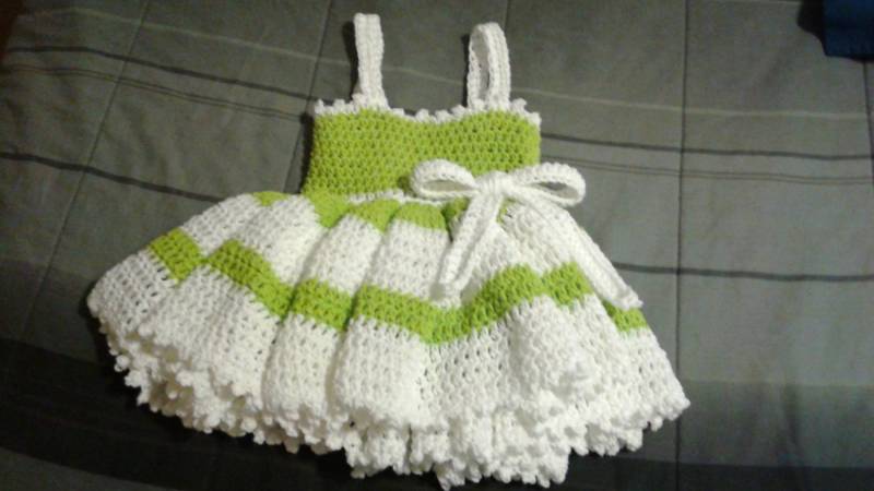 Gerüschtes Neckholder-Top-Kleid, Grün Und Weiß, Sommer-Baumwolle, 18-24 Monate, Gehäkelte Babykleidung, Baby-Foto-Requisiten, Gehäkeltes Babykleid von SimplyKnotsNStitches