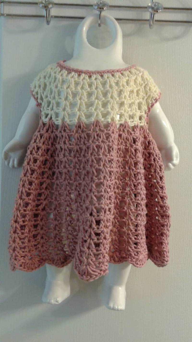 Vstich-Baumwoll-Frühlingskleid Rosa Und Weiß, 12-18 Monate, Gehäkelte Babykleidung, Babykleid, Fotografie-Prop, Foto-Prop von SimplyKnotsNStitches