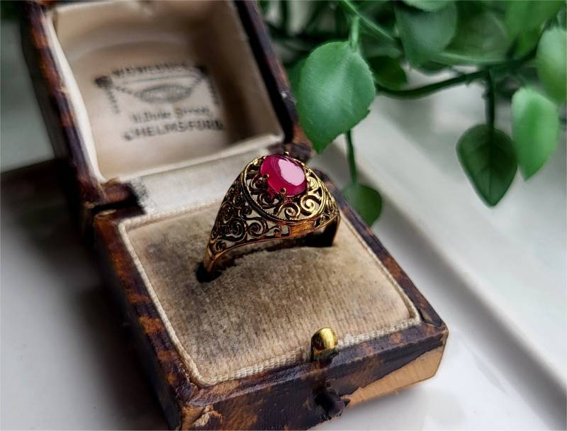 Beeindruckend 9 Karat Gold Rubin Ring. Dieser Ring Ist Atemberaubend. Größenänderung Verfügbar | Ref00B von SimplyMrVintage