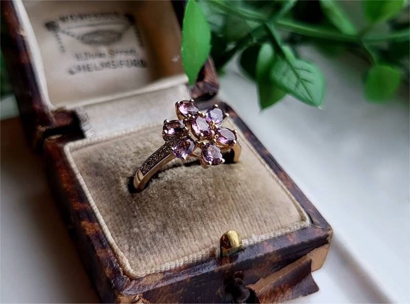 Ungewöhnlicher Vintage 10K Gold Diamant Amethyst Ring. 8 Diamanten Ein Echter Statement Noch Heute Sicher Mit Einer Anzahlung | Ref00x von SimplyMrVintage