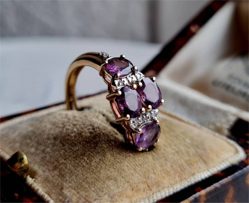 Wunderschöner Seltener Vintage 9Ct Gold Diamant Amethyst Ring 10 Diamonds Insgesamt von SimplyMrVintage