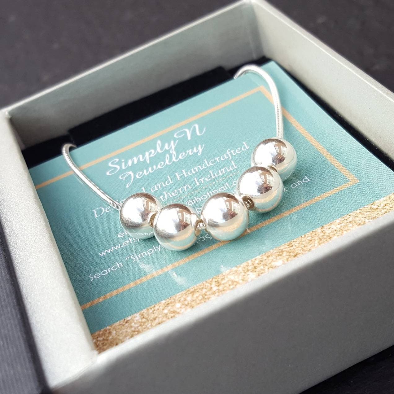 Sterling Silber 50.geburtstag Halskette - Jede Perle Steht Für Eine Dekade Sterling Silber 50.geburtstag Halskette - Jede Perle Steht Für Eine Dekade von SimplyNJewellery