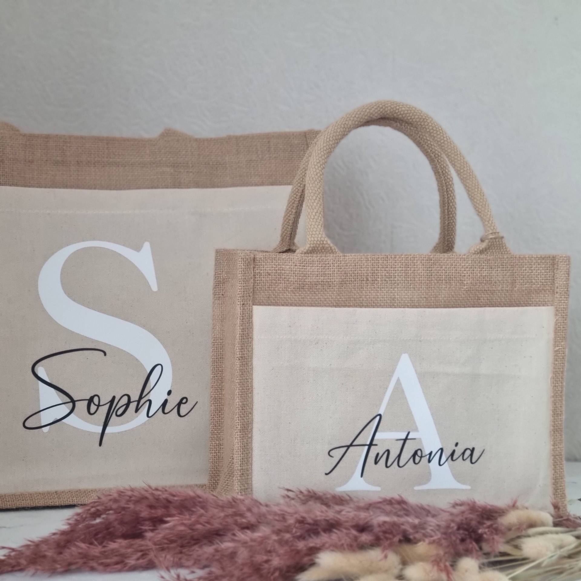 Personalisierte Jutetasche, Initiale Name, Einkaufstasche, Personalisiertes Geschenk, Markttasche | Muttertag, Geschenk Für Mama Oder Oma Personalisierte Jutetasche, Initiale Name, Einkaufstasche, Personalisiertes Geschenk, Markttasche | Muttertag, Geschenk Für Mama Oder Oma von SimplyNezi