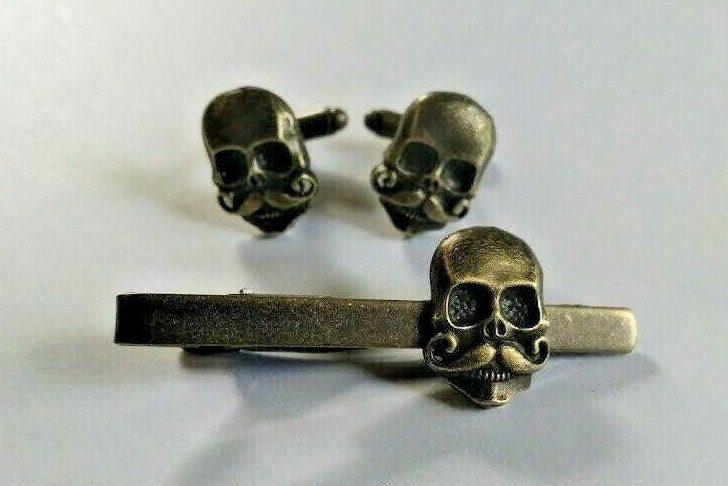 Totenkopf Mit Schnurrbart Krawattenklemme Manschettenknöpfe Antik Bronze Farbe Geschenk Für Ihn Geburtstag Vatertag Abschluss Hochzeit Party von SimplyNightOwl