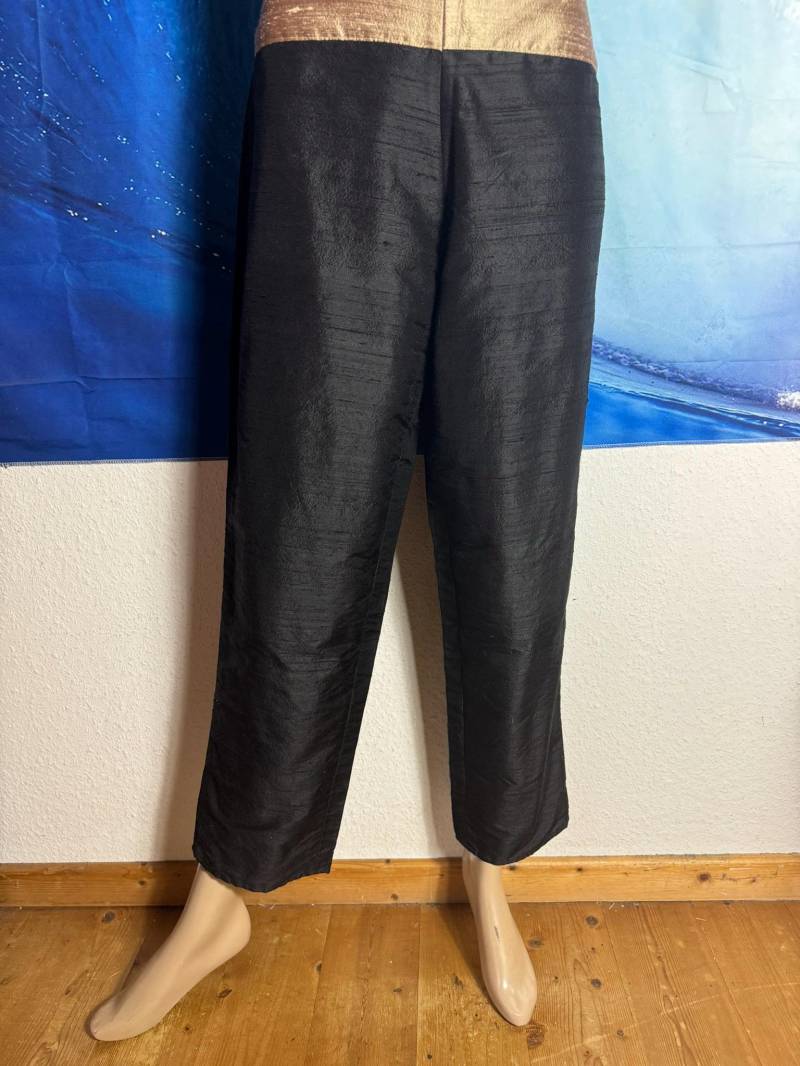 Seide Anzughose Schwarz Gold Straigt Cut Bouretteseide Old Money Style 42 von SimplyOdd2014