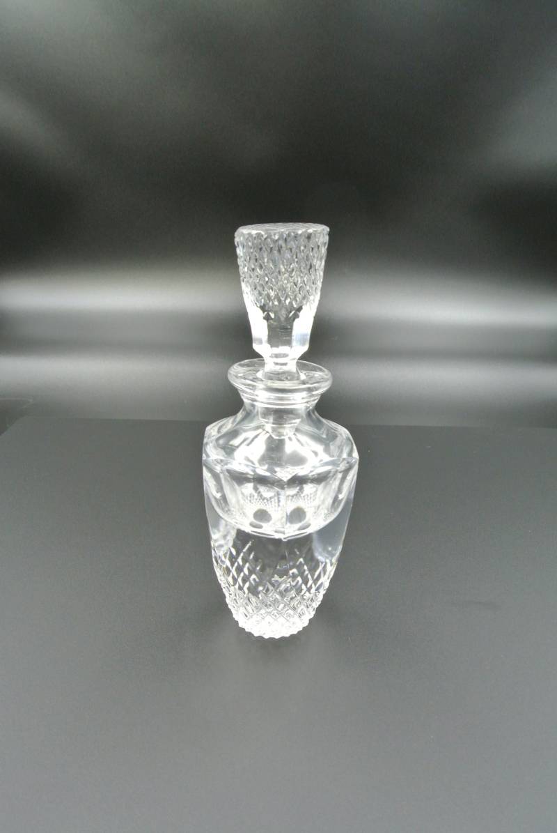 Schöne Oneida Parfüm Flasche Große Crystal Sechseck Form Mit Einem Diamanten-Muster Auf Der Ober - Und Unterseite von SimplyRight4You