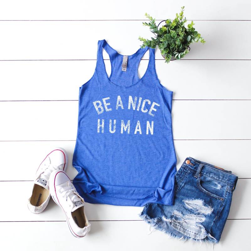 Sei Ein Schönes Menschliches Tank Top, Shirt, Freundlichkeit Be Kindness Tank, A Good Human, Kind Tanks von SimplySplendidStudio