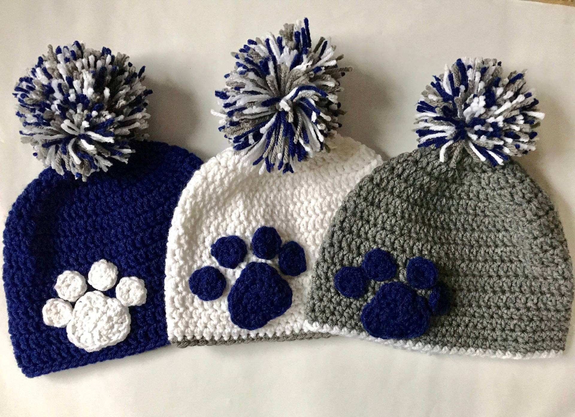 Handgemachte Gehäkelte Football Paw Mütze Pennsylvania Pride Handgemachte Gehäkelte Football Paw Mütze Pennsylvania Pride von SimplyStitchdDesigns