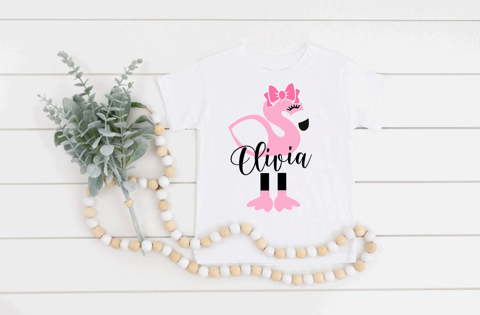 Personalisierte Flamingo Mädchen Outfit Personalisierte Flamingo Mädchen Outfit von SimplyStitchdDesigns