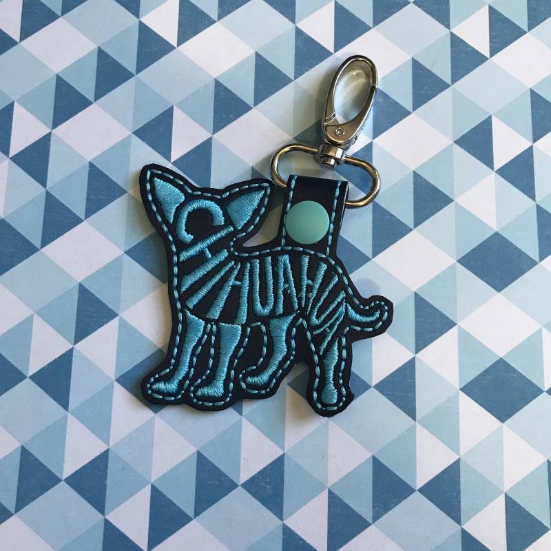 Chihuahua Text Fill Schlüsselbund von SimplyStitchingNC