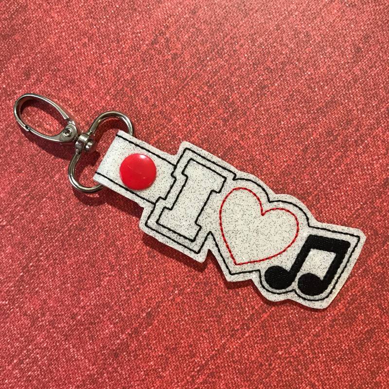 Ich Liebe Musik Keychain von SimplyStitchingNC