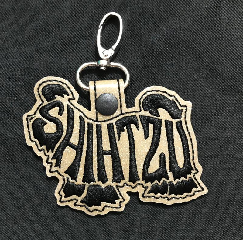 Shih Tzu Text Fill Schlüsselbund von SimplyStitchingNC