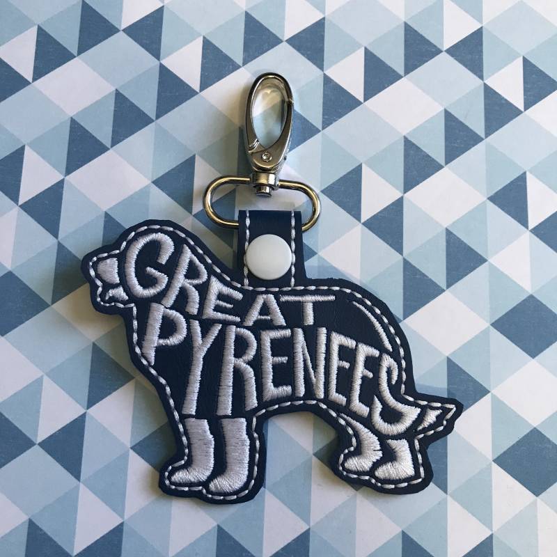 Tolle Pyrénées Text Fill Schlüsselband von SimplyStitchingNC