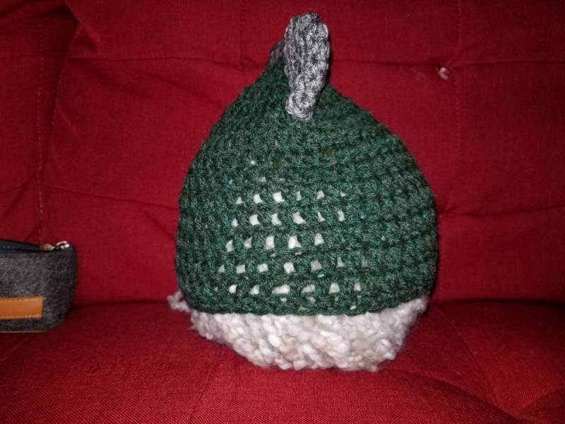 Kleinkind-Dinosaurier-Mütze von SimplySueStitches