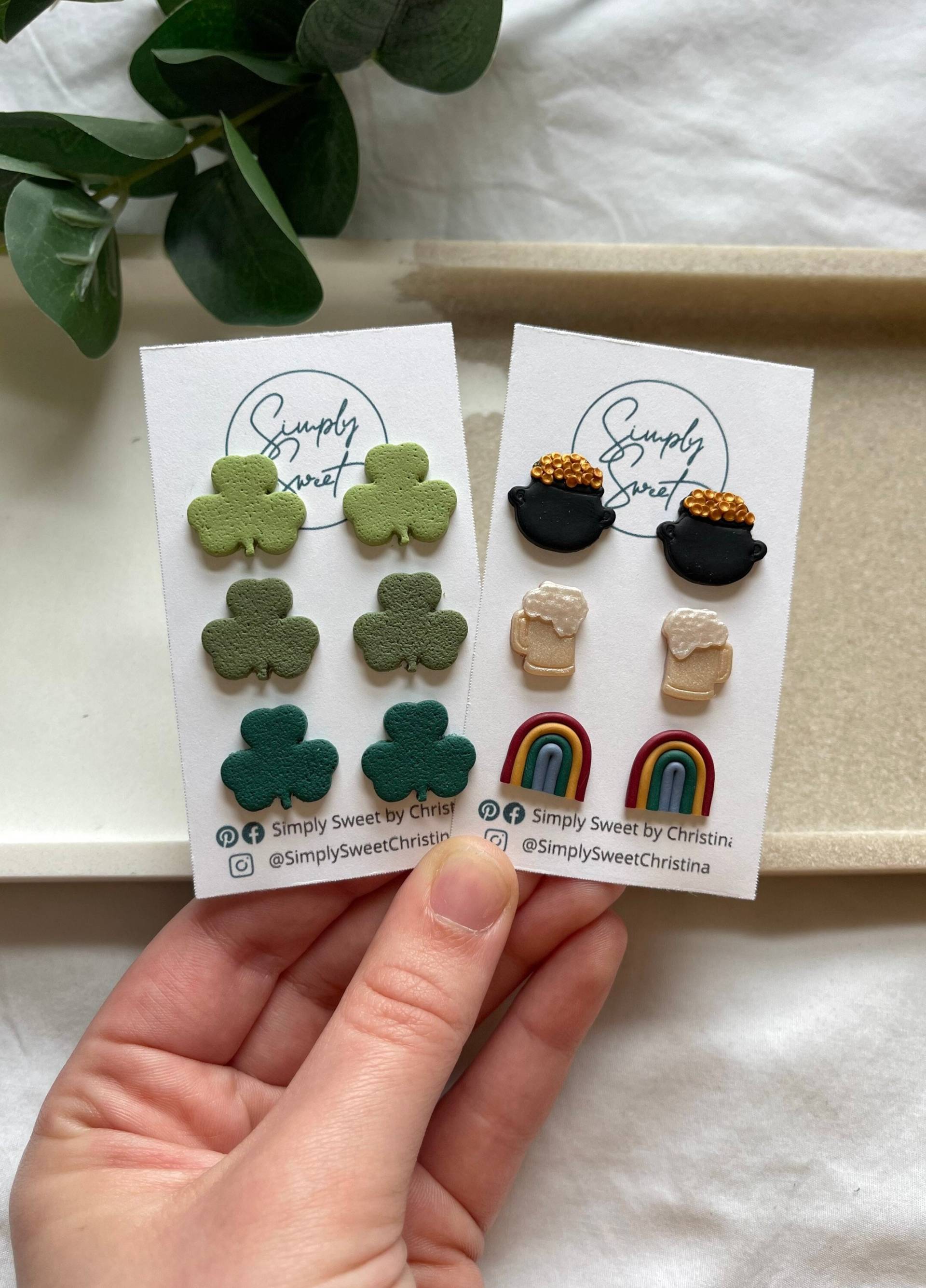 St. Paddys Day Ohrringe | Ton-Ohrstecker Grüne Fimo St Patricks Geschenk Für Sie Regenbogen Kleeblatt von SimplySweetChristina