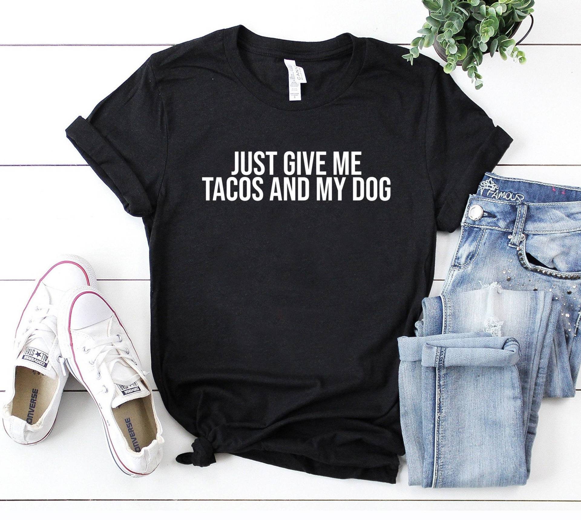 Einfach Gib Mir Tacos Und Mein Hund Shirt Lustiges Taco T-Shirt Liebhaber Geschenk Für Dienstag Essen von SimplyTraded