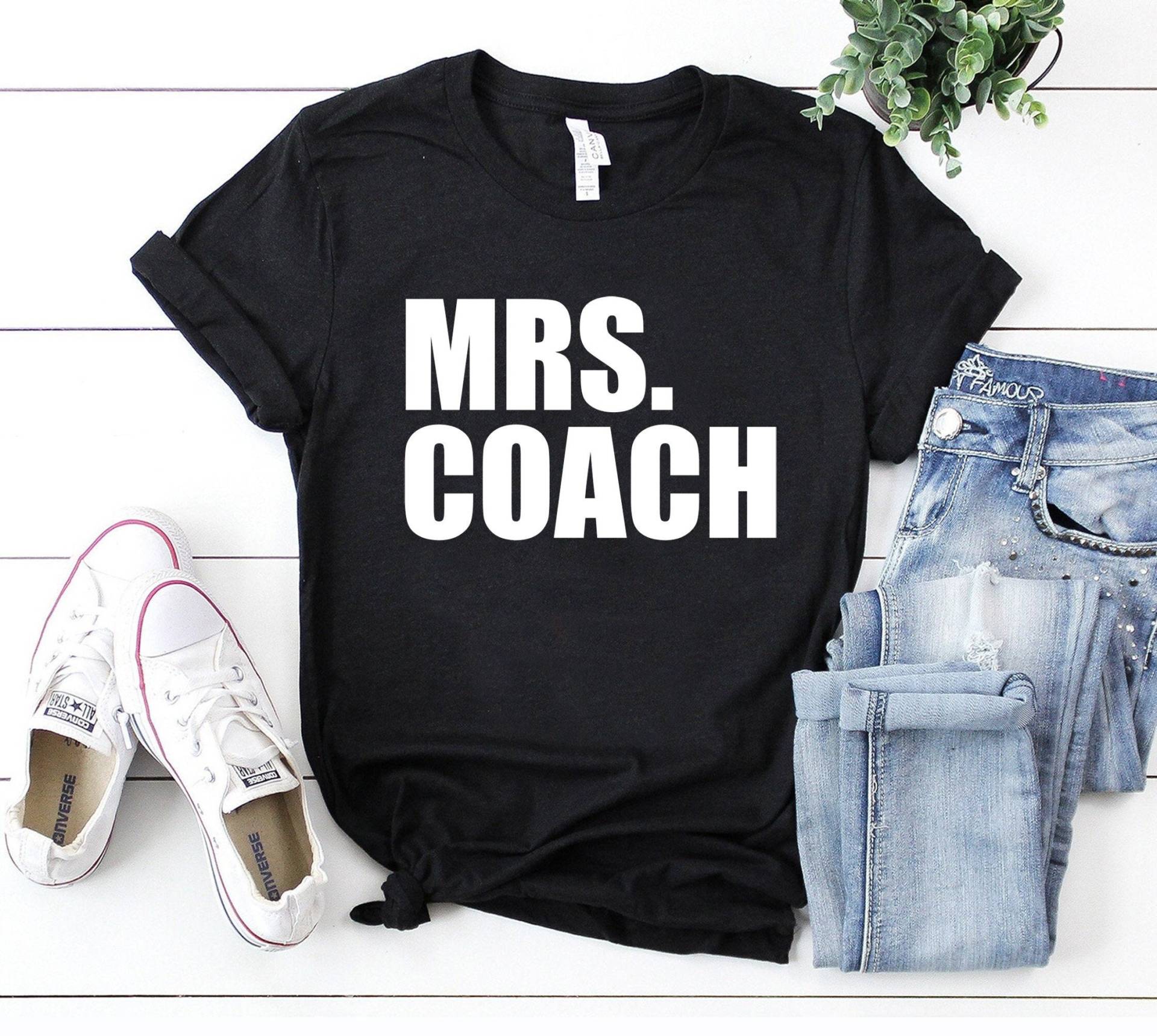 Frau Trainer Shirt, Frau, Baseball, Fußball, Basketball, Sport Mama Shirt von SimplyTraded