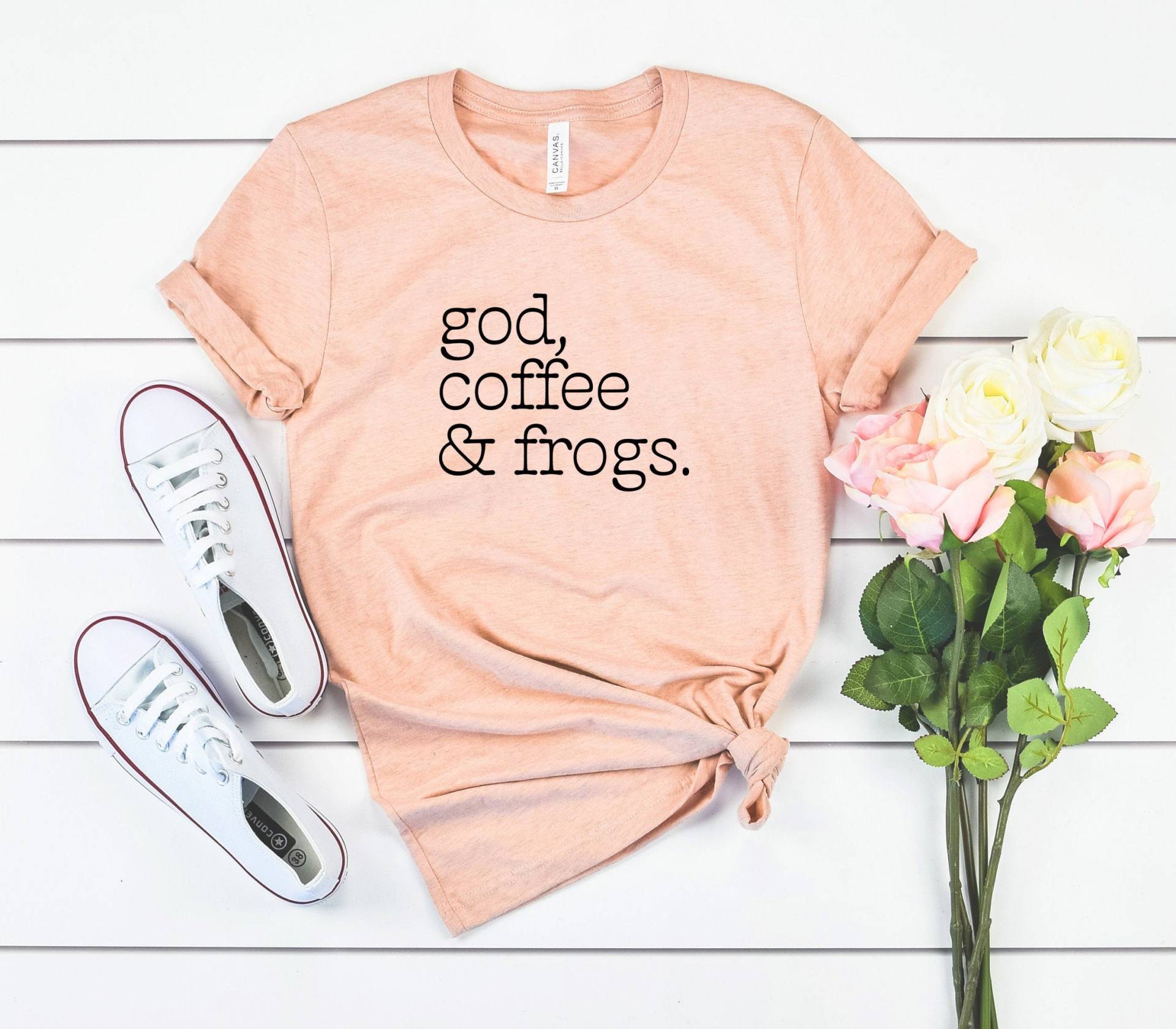 Gott Kaffee & Frösche Frosch Shirt, Süße Sprüche Froschliebhaber Froschbesitzer Shirt Frauen, Lustiges Tier Kröten Gottliebhaber von SimplyTraded