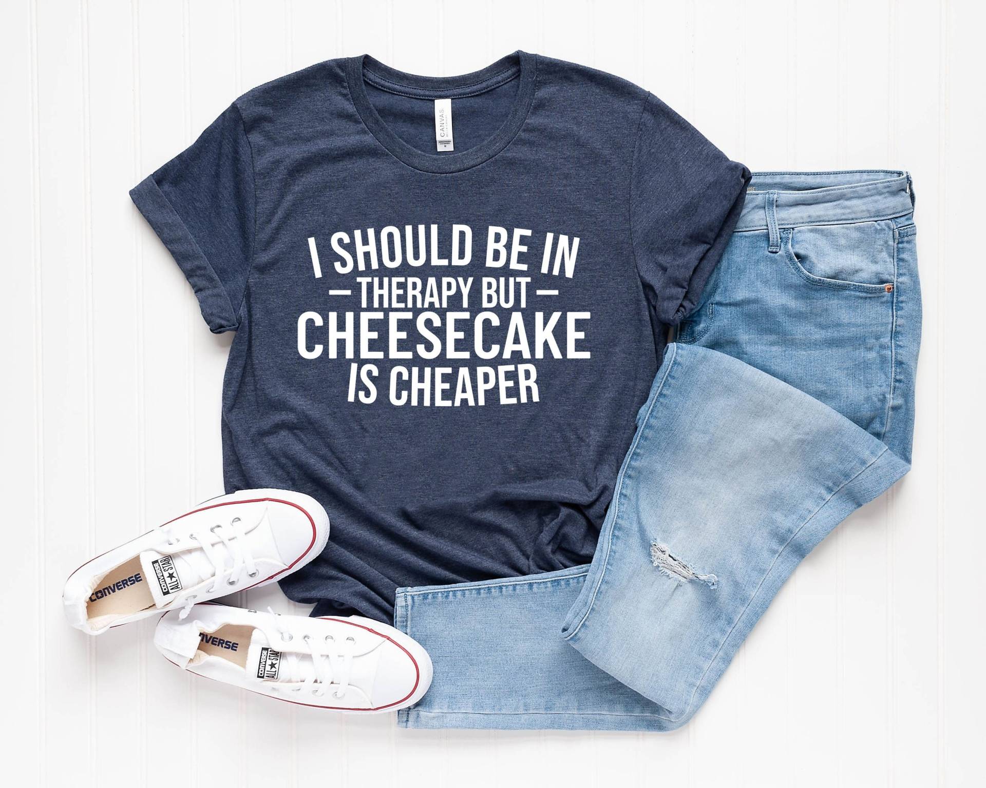 Ich Sollte in Therapie Sein, Aber Käsekuchen Ist Billiger Shirt Geschenke Für Bäcker Backen Shirts Bäckerei T-Shirt Ich Sollte in Therapie Sein, Aber Käsekuchen Ist Billiger Shirt Geschenke Für Bäcker Backen Shirts Bäckerei T-Shirt von SimplyTraded