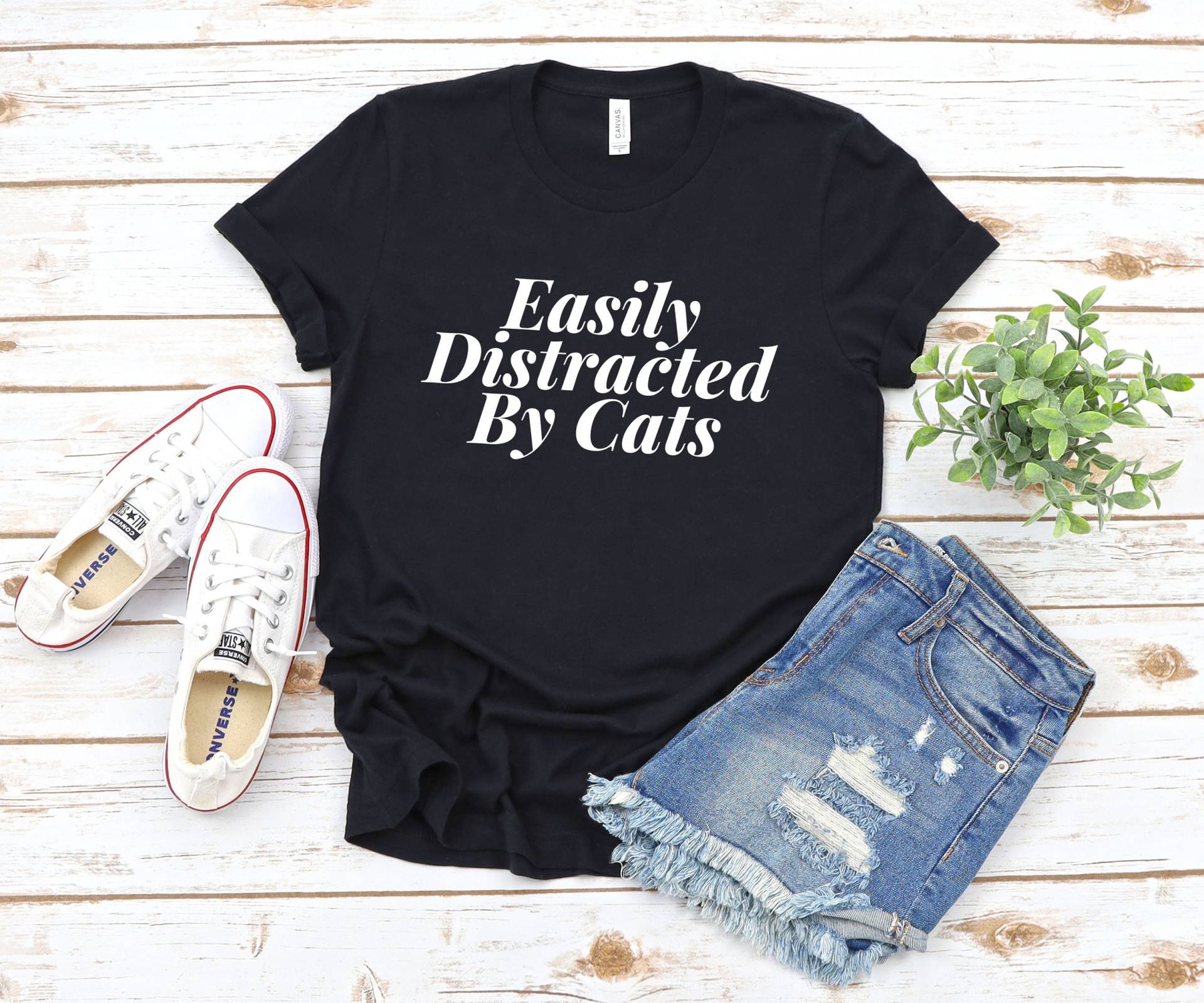Katzen Mama Shirt, Verrückte Geschenk Für Mama, Haustier Liebhaber Lustige Katze Dame Shirt Leicht Abgelenkt Von von SimplyTraded