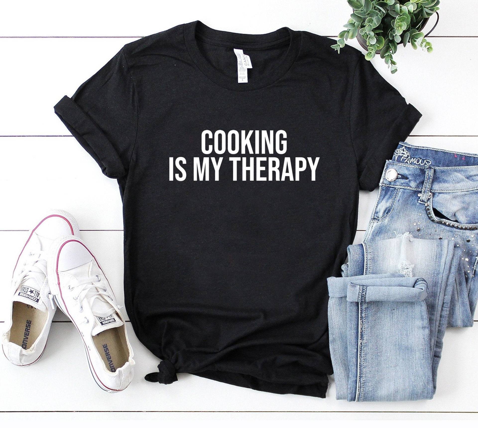 Lustiges Kochen Geschenk Für Koch Shirt Shirts Geschenke Köche Ist Mein Therapie Liebhaber von SimplyTraded