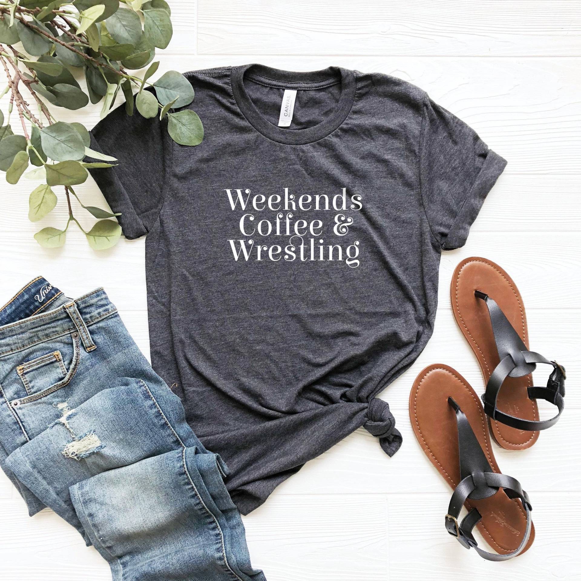 Weekends Kaffee & Wrestling Shirt Lustiges Lustige Wrestler Geschenke Für Ihre Mama von SimplyTraded