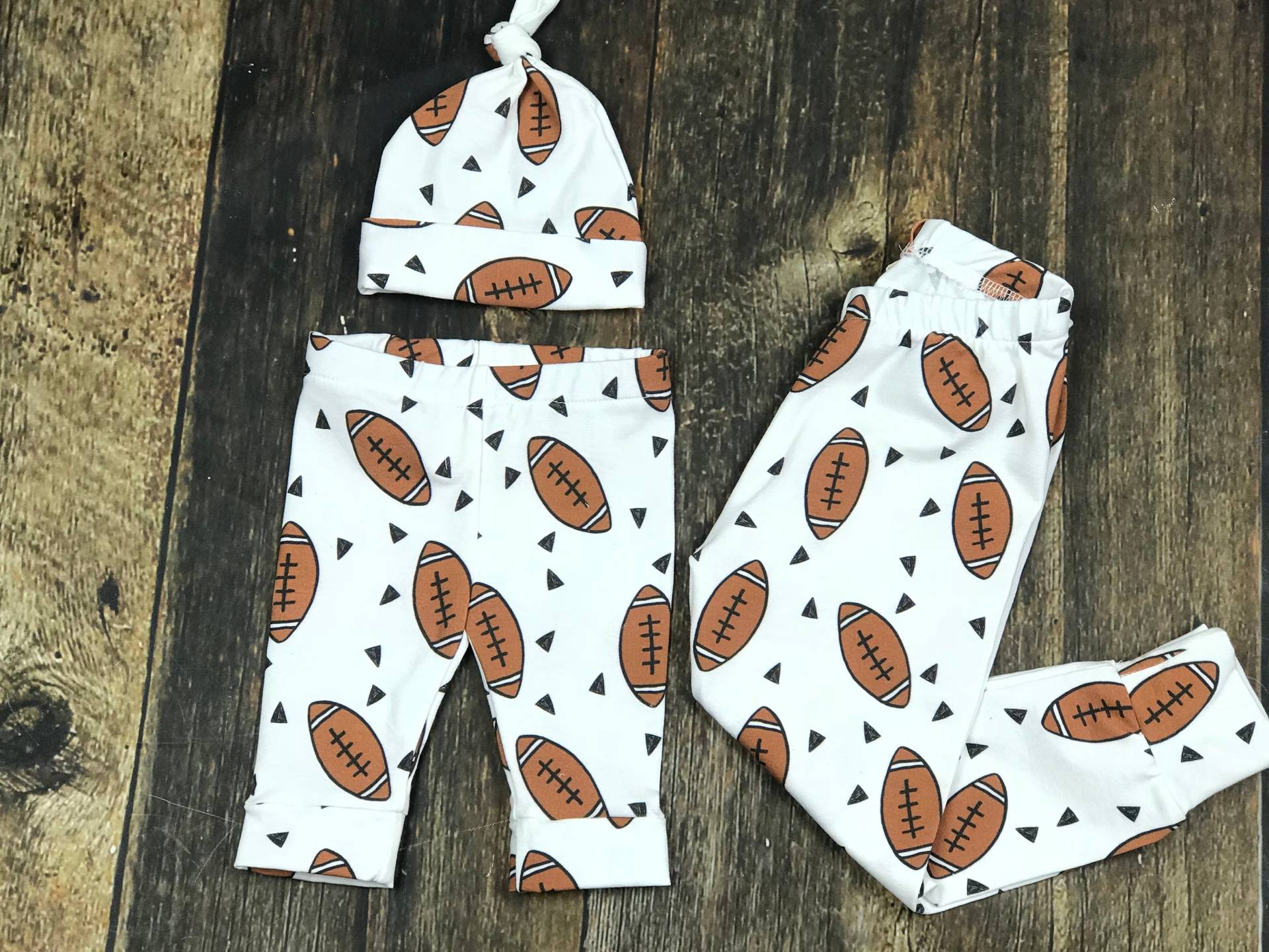 Fußball Leggings, Fußballhose, Baby Geschenk, Kleinkind Babykleidung, Jungen Kleidung, Premie Junge von Simplyspinningthread