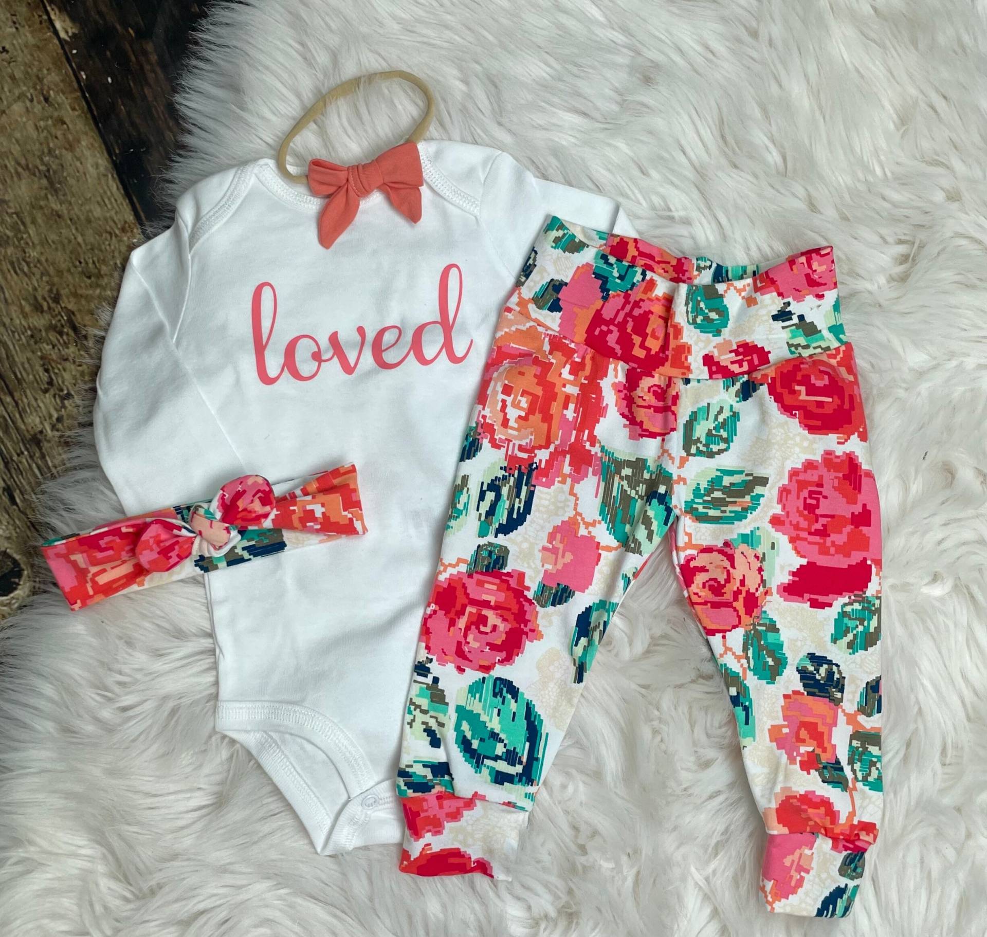 Neugeborenemädchen Kommen Nach Hause Outfit, Baby-Mädchen Nehmen Neugeborene/Premie Baby-Bio-Kleidung, Neugeborene Fotografie, Premie Mädchen von Simplyspinningthread