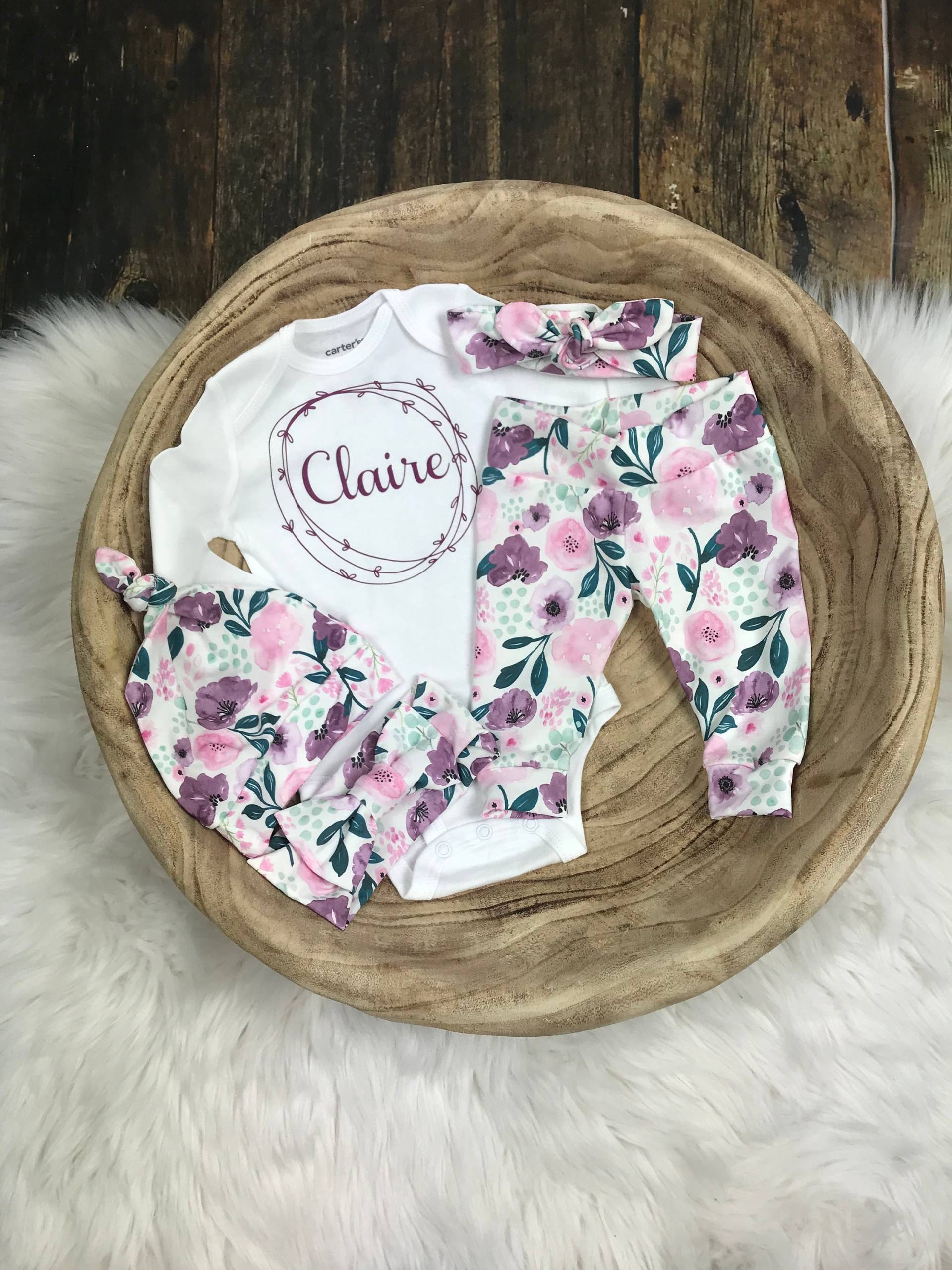 Neugeborenemädchen Outfit/Baby Mädchen Bio Outfit Rosa, Mint, Lila/Moderne Baby/Personalisierte Baby/Personalisierte Mädchen/Baby Kommen Nach von Simplyspinningthread