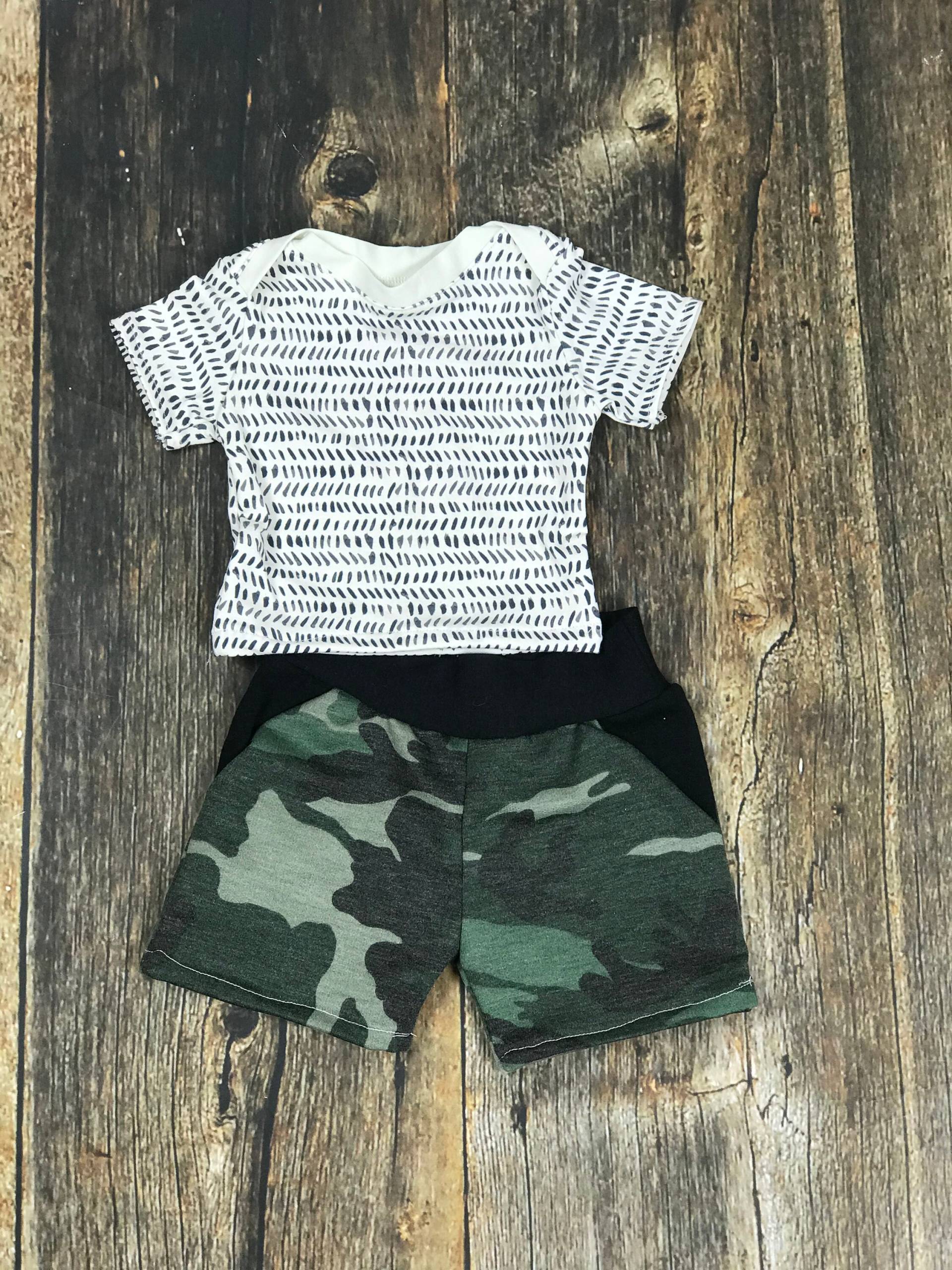 Neugeborenen Junge Sommer Kommen Nach Hause Outfit, Camo Säugling Kleidung, Premie Boy Baby von Simplyspinningthread