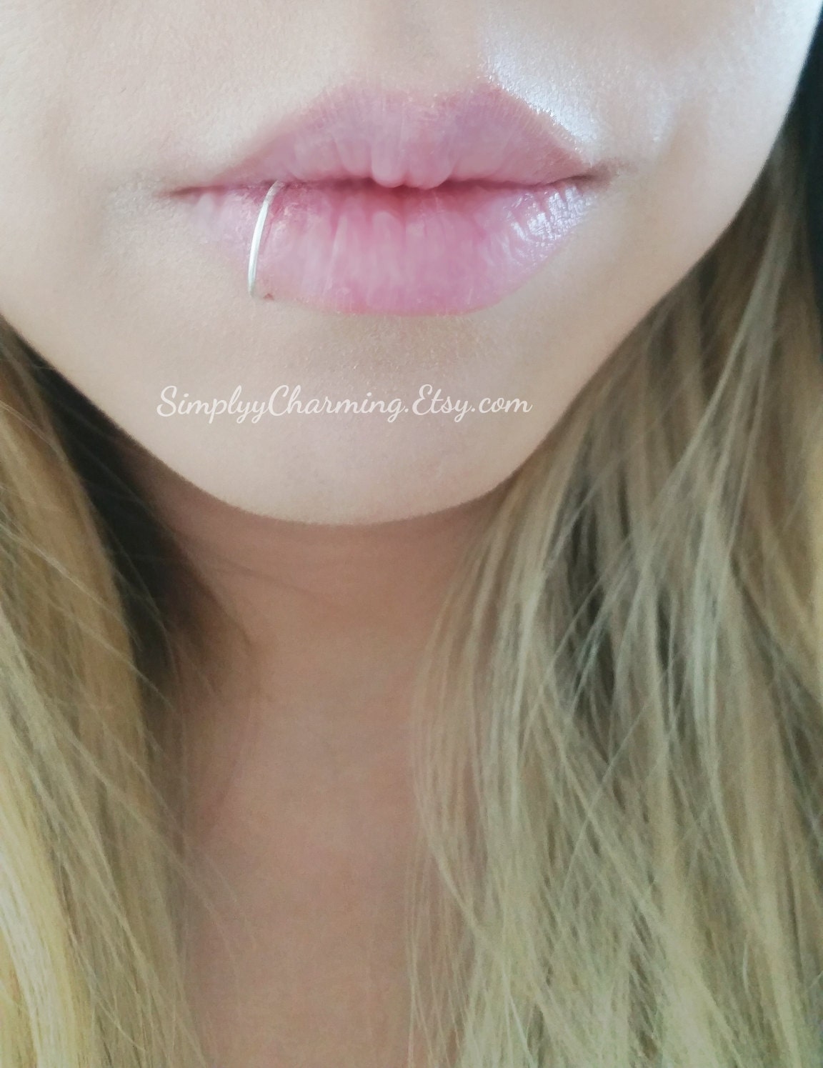 Gefälschte Lippen Ring Hoop Clip Auf Körperschmuck Nahtlose Fake Lippe Piercing Manschette Winzigen Reifen - Sterling Silber/14K Gold Filled Gefälschte Lippen Ring Hoop Clip Auf Körperschmuck Nahtlose Fake Lippe Piercing Manschette Winzigen Reifen - Sterling Silber/14K Gold Filled von SimplyyCharming